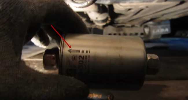 Стрелка установки топливного фильтра Ваз 2110