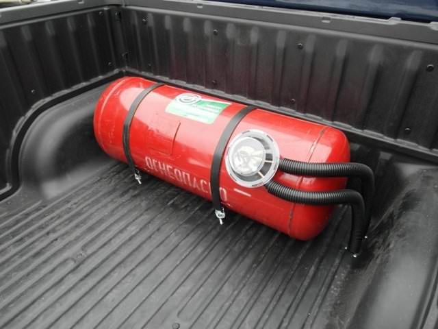Газовый баллон, установленный в багажнике