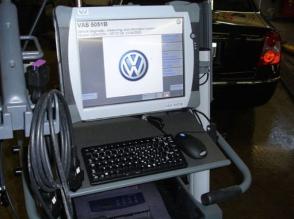Компьютер на стенде Volkswagen