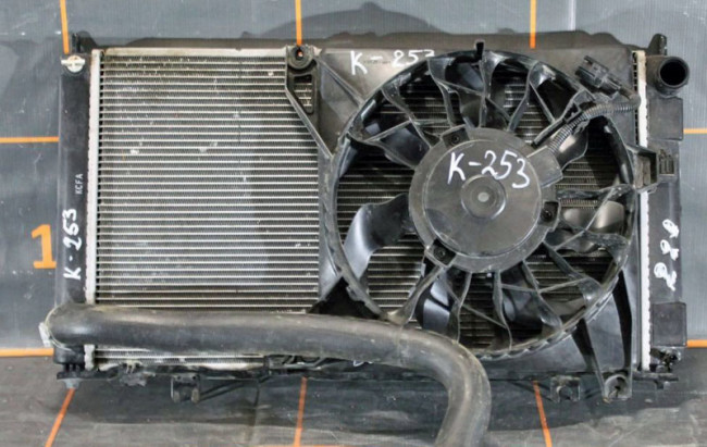 Вентилятор в сборе радиатором двигателя Лада Гратна