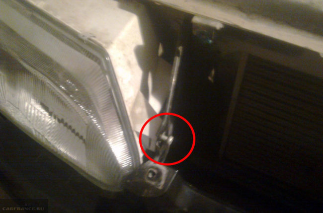 Крепление фары на ВАЗ-2114 болт около решётки радиатора