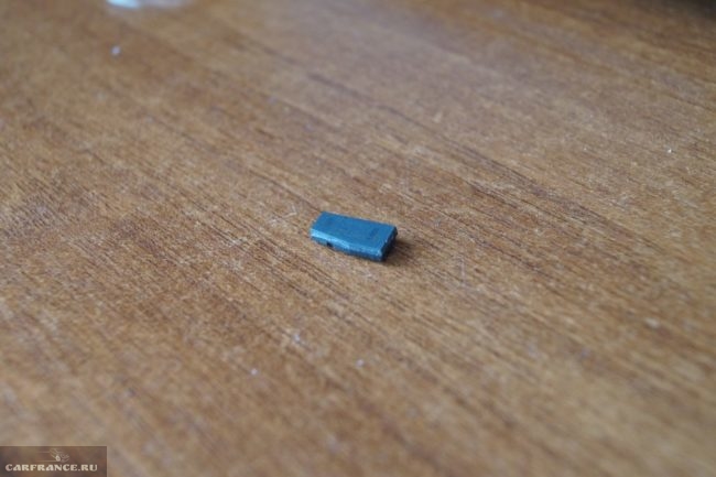 Внешний вид чипа иммобилайзера из ключа Форд Фокус 2