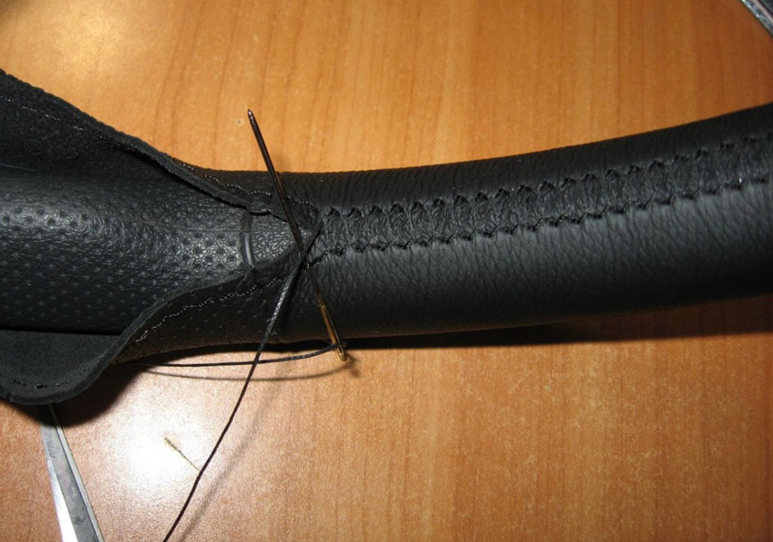 Оплетка на руль со шнуровкой