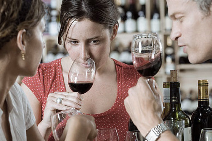 Через сколько из организма выветривается вино?