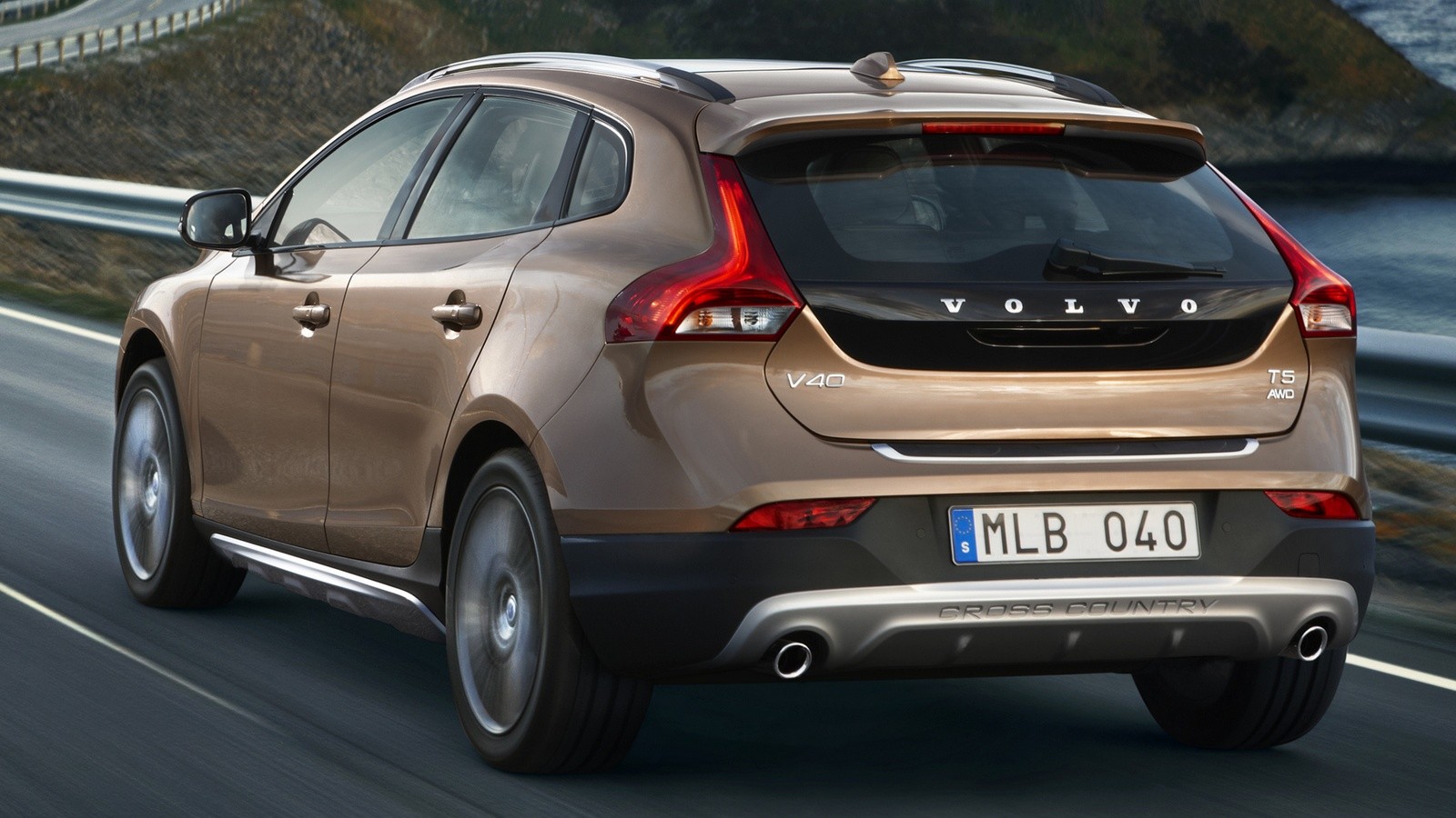 autowp.ru_volvo_v40_cross_country_4
