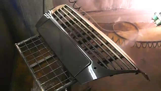 Грунтовка и химическая металлизация решетки радиатора