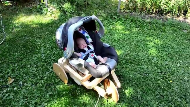 Прогулочная самодвижущаяся машина из дерева для малышей