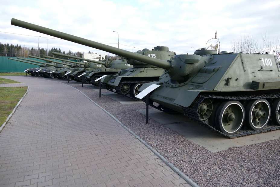 ​На площадке представлены машины, ставшие «наследниками» Т-34 - Фотоэкскурсии: Музейный комплекс «История танка Т-34» 