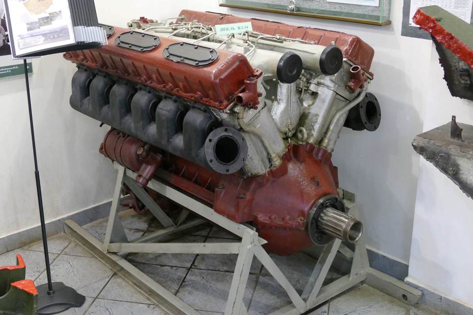 ​«Сердце» Т-34 – дизельный мотор В-2 - Фотоэкскурсии: Музейный комплекс «История танка Т-34» 