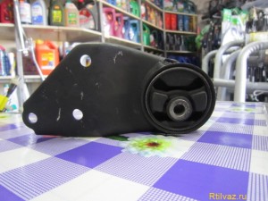 3 Replacing the engine mount 2109 300x225 Замена подушек двигателя ваз 2109, передней, боковой и коробки